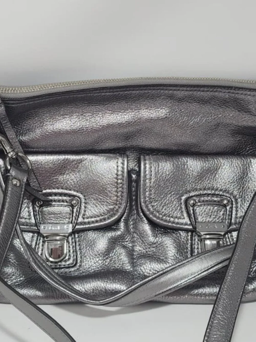 Coach - Matte Silver Leather Crossbody with tab pockets - Picture 3 of 5